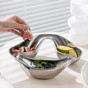 Wavy Ceramic Snack Plate Ideas for Candy and Fruit
