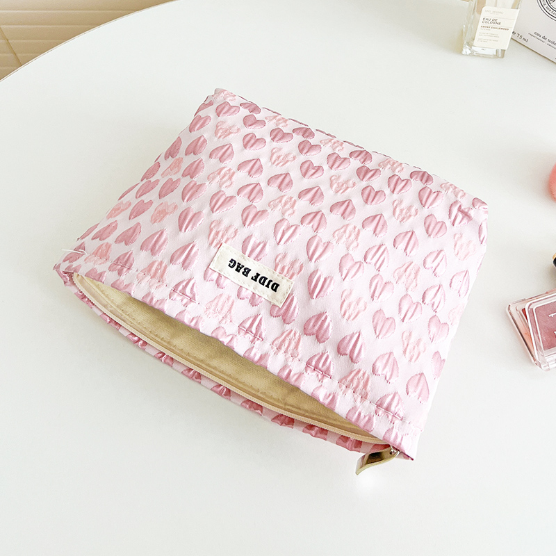 What Is the Viral Makeup Bag? A Guide to Choosing One